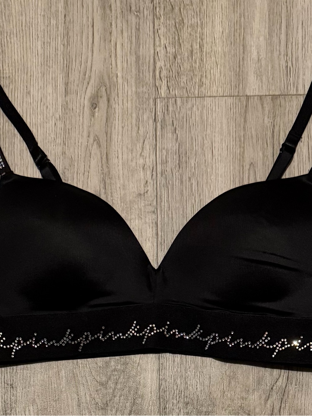 Victoria’s Secret Pink Size 34B Wireless Push Up Bra Black Rhinestone Logo Band